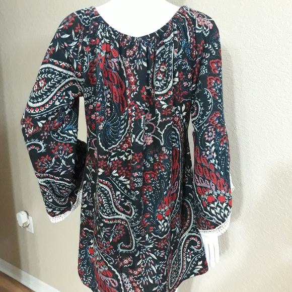 Win Win Tunic - Picture 6 of 10